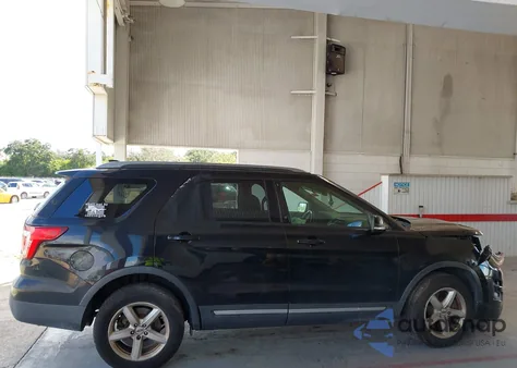 2017 Ford Explorer Xlt z USA, uszkodzony, nr VIN 1FM5K8D81HGB16384